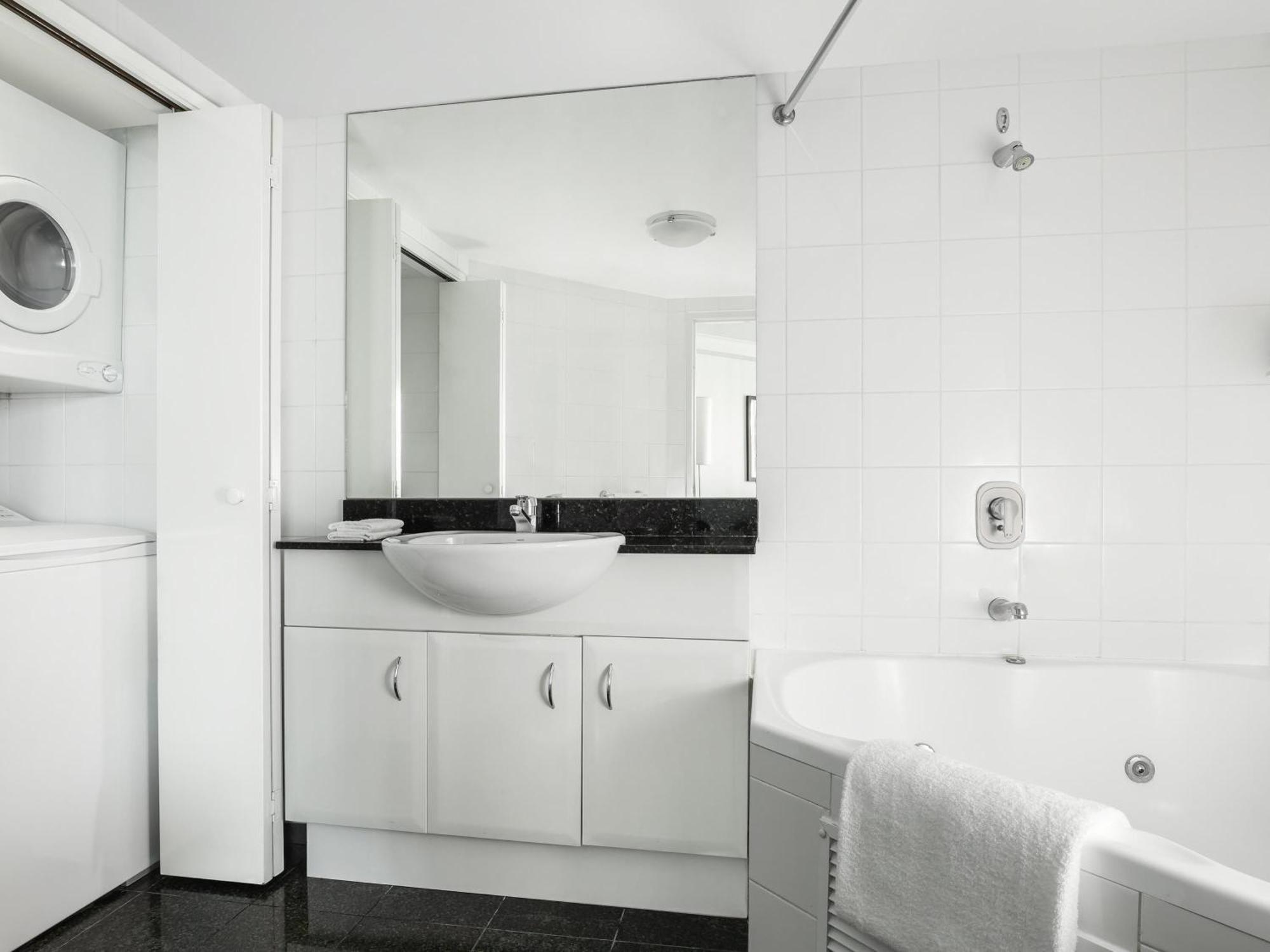 One-Bedroom Executive Spa Apartment